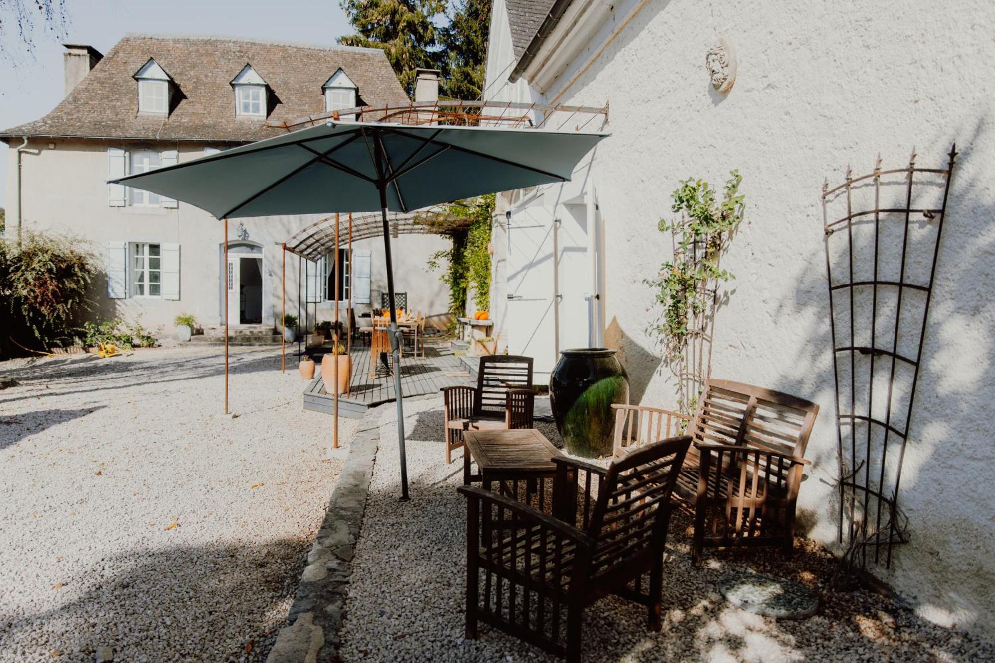 Les Perseides Hotel Lezignan Екстериор снимка